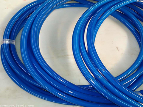 石油化學(xué)軟管：跨越工業(yè)領(lǐng)域的“連接線”